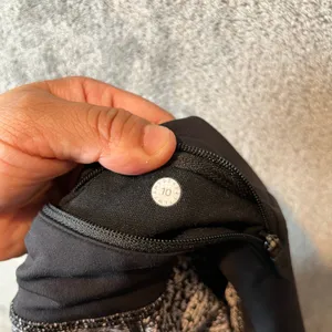 Lululemon Pace Perfect‎ Short (3") Air Time White Black Size 10 thumbnail 6