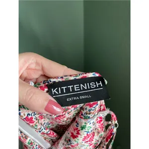 Kittenish Sweetheart Slip Cinched Midi Slide Slit Dress Ditsy Floral Size XS thumbnail 5