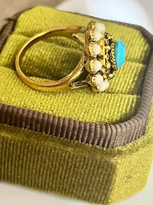 Vintage Gold Tone Faux Turquoise & Pearl Flower Cocktail Ring Size 7 thumbnail 2