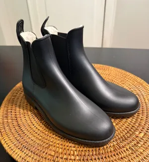 Khumbu Camille Black Faux Fur Lined Chelsea‎ Rain Boots Ankle Waterproof Mens 7M thumbnail 1