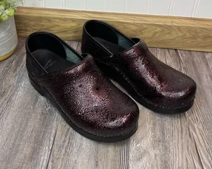Dansko Womens Professional Wine Medallion Clogs Shiny Heeled EU 38 US 7.5 to 8 thumbnail 1