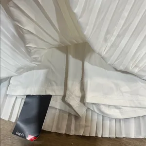Gap Elegant White Pleated Skort thumbnail 2