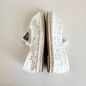 Universal Threads Celia White Floral Lace Mary Jane Espadrille Flats Women's 6.5 thumbnail 5