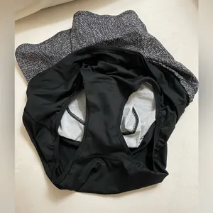 Lululemon Track Shorts 3” Lined Black/White Size 6 thumbnail 5