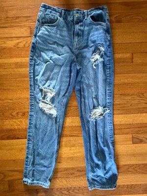 👖 American Eagle Curvy Strigid Ripped Mom Jeans 👖 ~ Size 10 thumbnail 2