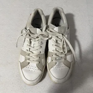 On Running The Roger Clubhouse White Grey Gold Women 9.5 Sneakers 48.99436 thumbnail 4