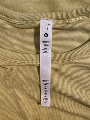 🍋 LULULEMON Hold Tight Short Sleeve Shirt Size 12 thumbnail 2