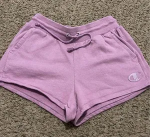 Champion shorts-Size Large thumbnail 1
