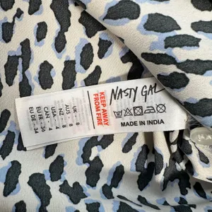 Nasty Gal Animal Print Button Down Shirt Women's Size 4 Collared Long Sleeve thumbnail 7