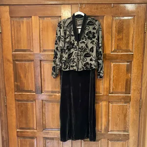 Vintage Carol Anderson 2pc Set Green Velvet Floral Jacket & Maxi Dress Medium‎ thumbnail 2