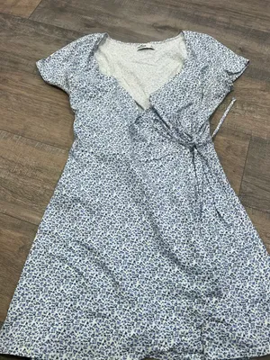 Hollister dress thumbnail 1