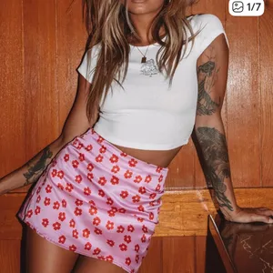 Princess Polly Polly Olton Mini Skirt Pink Red Floral Satin Size 4 thumbnail 1