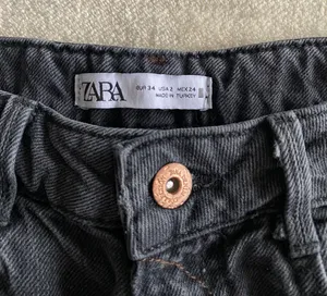 ZARA black  mom jeans thumbnail 3