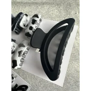 Time And‎ Tru Hair Claw Clip Lot of 2 Sets, 14 Total Black Clear White Lg Small thumbnail 12