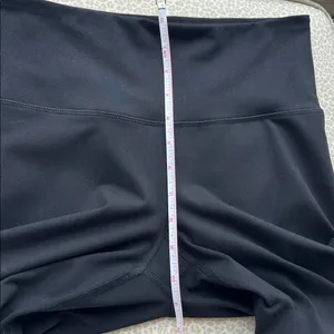 Old Navy Active Black Go-Dry Leggings with Sheer Panels size M thumbnail 4