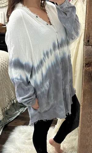 FANTASTIC FAWN Women's Blue & White ombré Button-Up Top size medium oversized w thumbnail 1