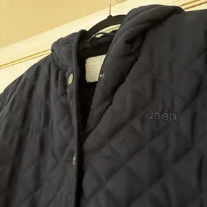 Jeep Navy Blue Quilted Hooded Jacket Fuzzy‎ Soft Lining Size Large Coat Logo VTG thumbnail 11