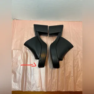 Lulu's Elegant Black Mules thumbnail 5