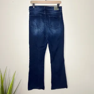 Serra Retreat‎ Westward High-Rise Boot-Cut Jeans Size 10/30 Webb Way Wash thumbnail 7