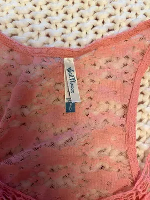Wallflower Pink Lace Tank Top Crochet Neckline Size L thumbnail 2