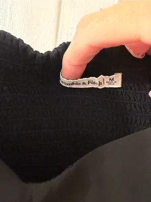 Abercrombie & Fitch Sheer Puff Sleeve Black Crop Top thumbnail 3