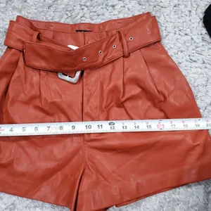 READ Zara Faux Leather Pleated High Rise Belted Shorts Orange XS trf Collection thumbnail 15