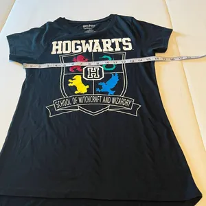 Harry Potter Hogwarts School of Witchcraft and Wizardry women's size large‎ L thumbnail 3