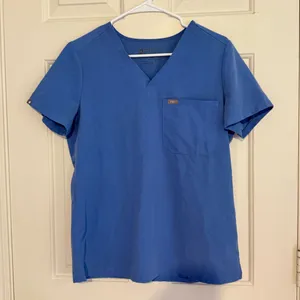 Figs scrub top thumbnail 2