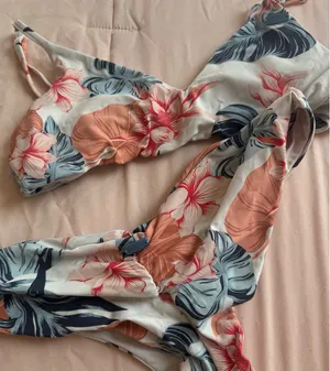 Roxy Bikini Set thumbnail 1