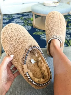 UGG Tazz Braid Fur Clog Platform Slippers in Beige Size US 6 thumbnail 1