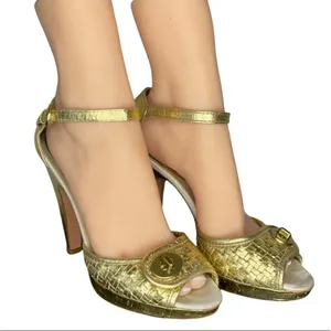 Coach Gold Leather‎ Heels thumbnail 1