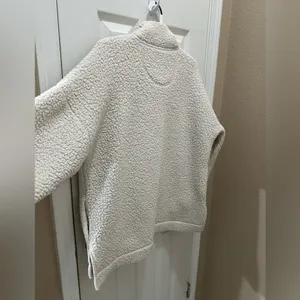 AERIE Ivory Cloud Sherpa Oversized Sweater Super Soft Cozy size Medium thumbnail 12