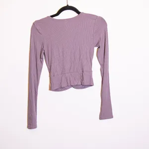 Vuori Long Sleeve Cove Twist Knot Front Long Sleeve Ribbed Crew Neck Tee Shirt thumbnail 3