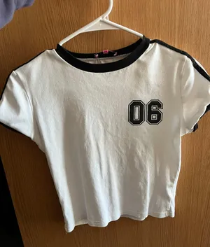 Edikted Kassidy Contrast T Shirt thumbnail 1