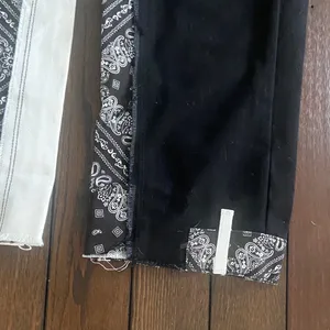 Revice Denim Jeans Women’s Size 26 Black White Bandana Patchwork jeans thumbnail 3