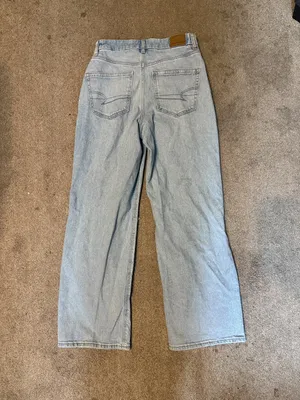 American Eagle Light Wash Curvy Super High Rise Baggy Straight Jeans Size‎ 4 thumbnail 3