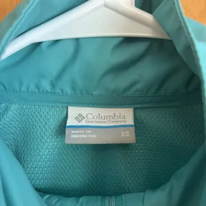 COLUMBIA XL3156 ACCESS POINT WATERPROOF WOMENS XS Teal Jacket Rain‎ thumbnail 3
