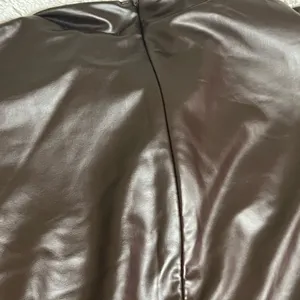 Long sleeve pleather thin material top Size XL Brown thumbnail 6