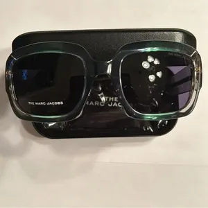 Marc Jacobs Green/Grey Sunglasses. NWOT thumbnail 6