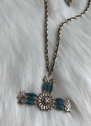Turquoise Color Detail Pendant Necklace thumbnail 2