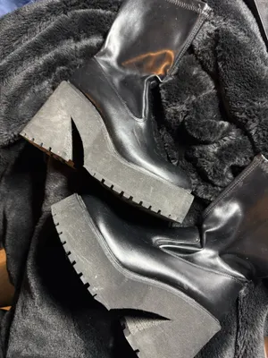 Black Platform Boots Size 9.5 thumbnail 1