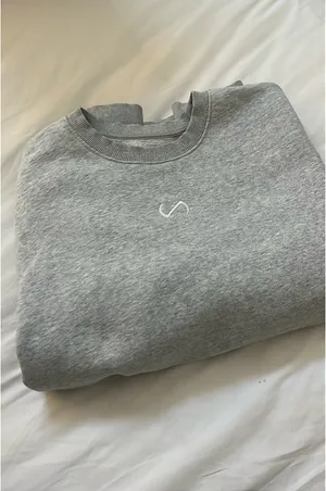 Alphalete Oversized Crewneck Sweatshirt thumbnail 2