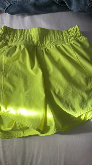 Lululemon Shorts Hotty Hot 4" thumbnail 3