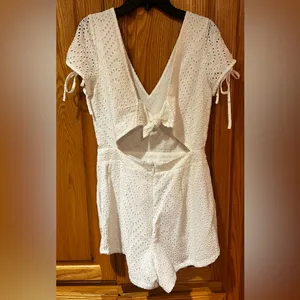 Express White Cotton Eyelet Open Tie Back Slit Sleeves Lined Romper Size‎ 4 thumbnail 11
