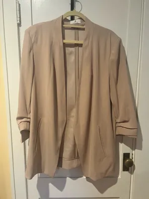 Babaton Aritzia Open Hip Blazer Power Front thumbnail 1
