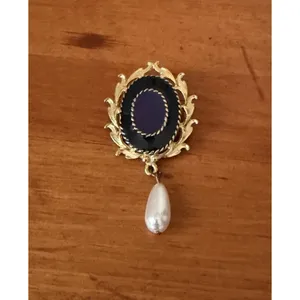 Vintage Victorian Revival Faux Onyx Pearl Drop Brooch Gold Tone Filigree Pin thumbnail 3