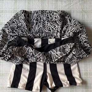 Lululemon Black and White Leaf Print Women's Skirt thumbnail 6