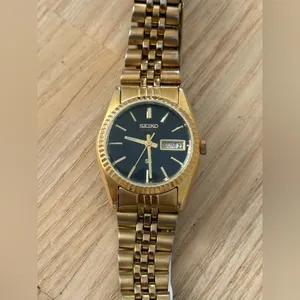 Seiko SQ Presidential Vintage Ladies Watch Black Dial Gold Plated Case Bracelet thumbnail 3