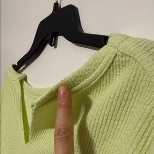 Maurices Soft Neon Green/Yellow Textured V-Neck High Low Top thumbnail 9