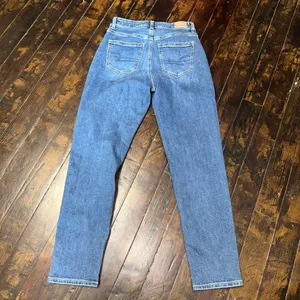 American Eagle distressed normcore 6 relaxed Mom jeans thumbnail 3